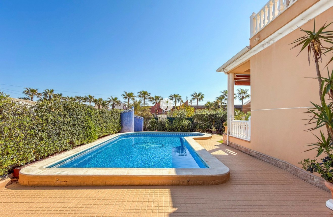 Z drugiej ręki - Villa -
Torrevieja - Costa Blanca