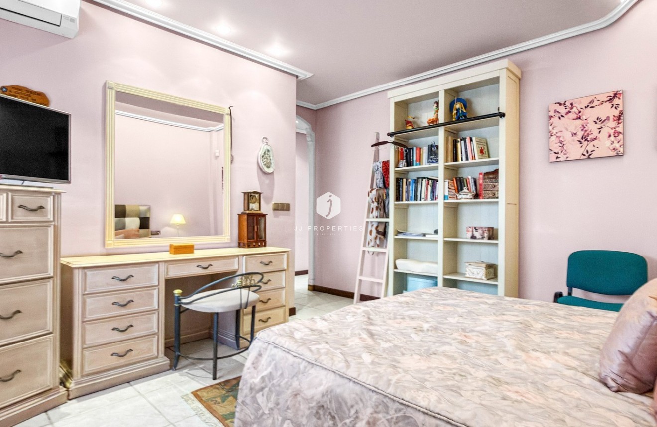 Z drugiej ręki - Villa -
Torrevieja - Costa Blanca