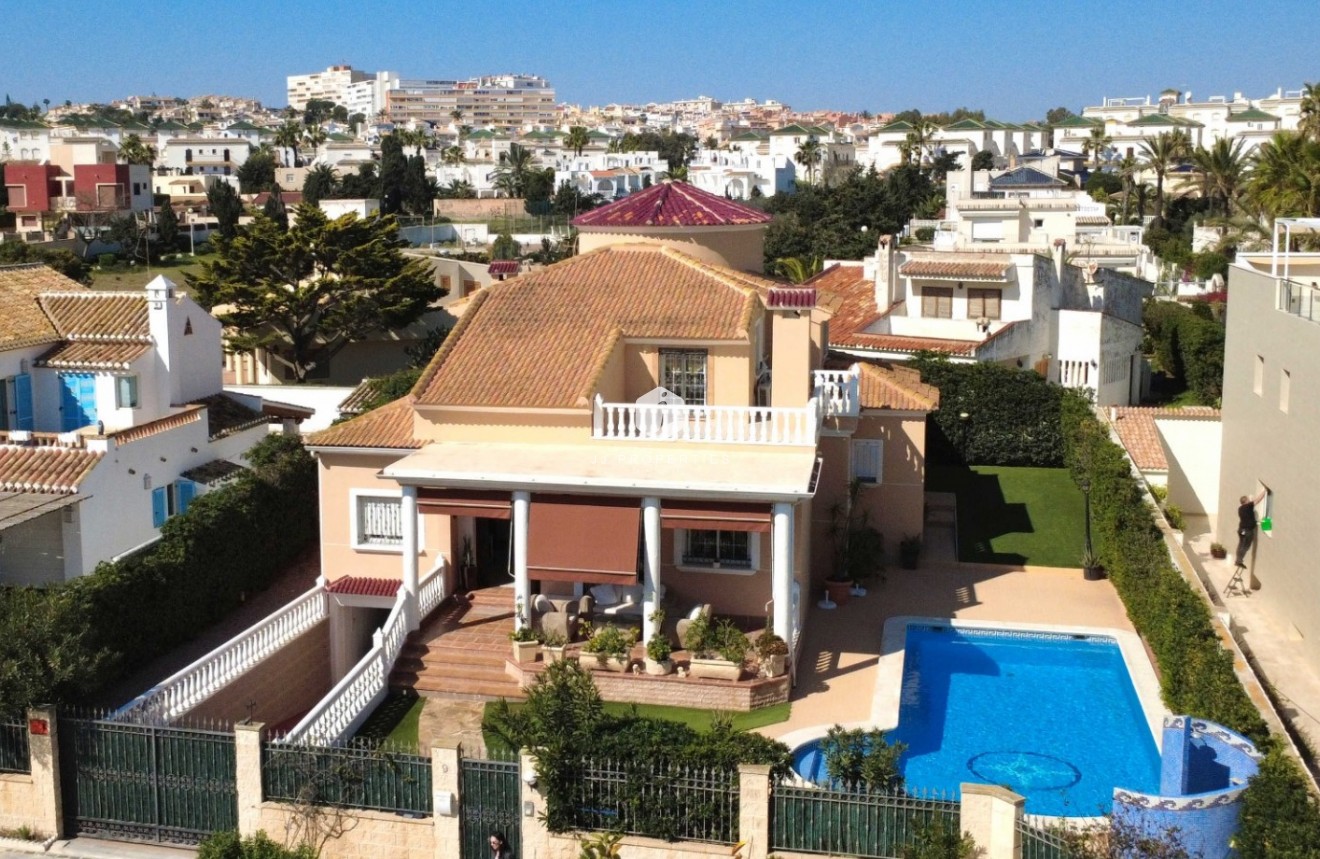 Z drugiej ręki - Villa -
Torrevieja - Costa Blanca