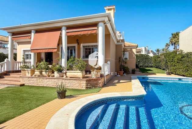 Z drugiej ręki - Villa -
Torrevieja - Costa Blanca