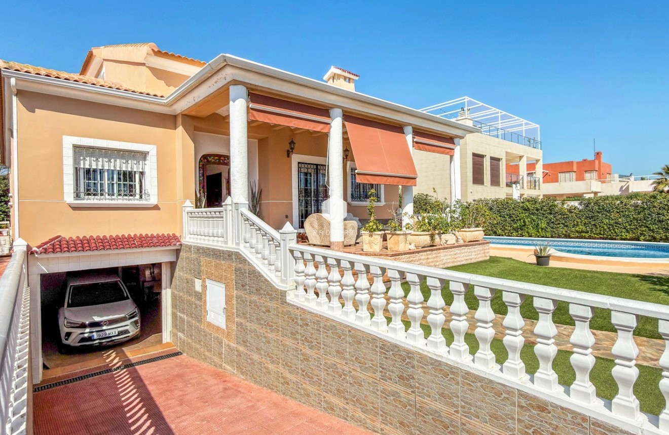 Z drugiej ręki - Villa -
Torrevieja - Costa Blanca