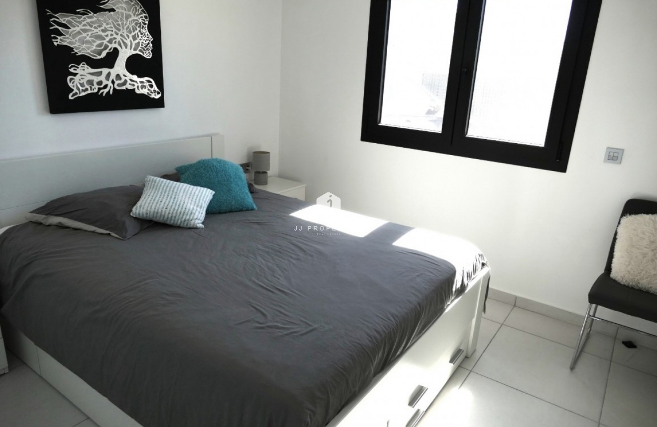 Resale - Villa -
Benijofar - Costa Blanca