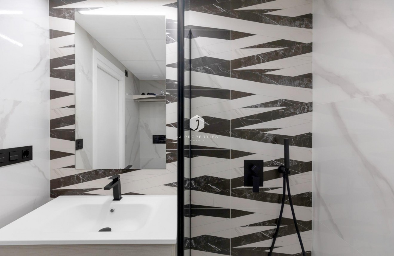 Resale - Apartment / flat -
Guardamar del Segura - El Raso