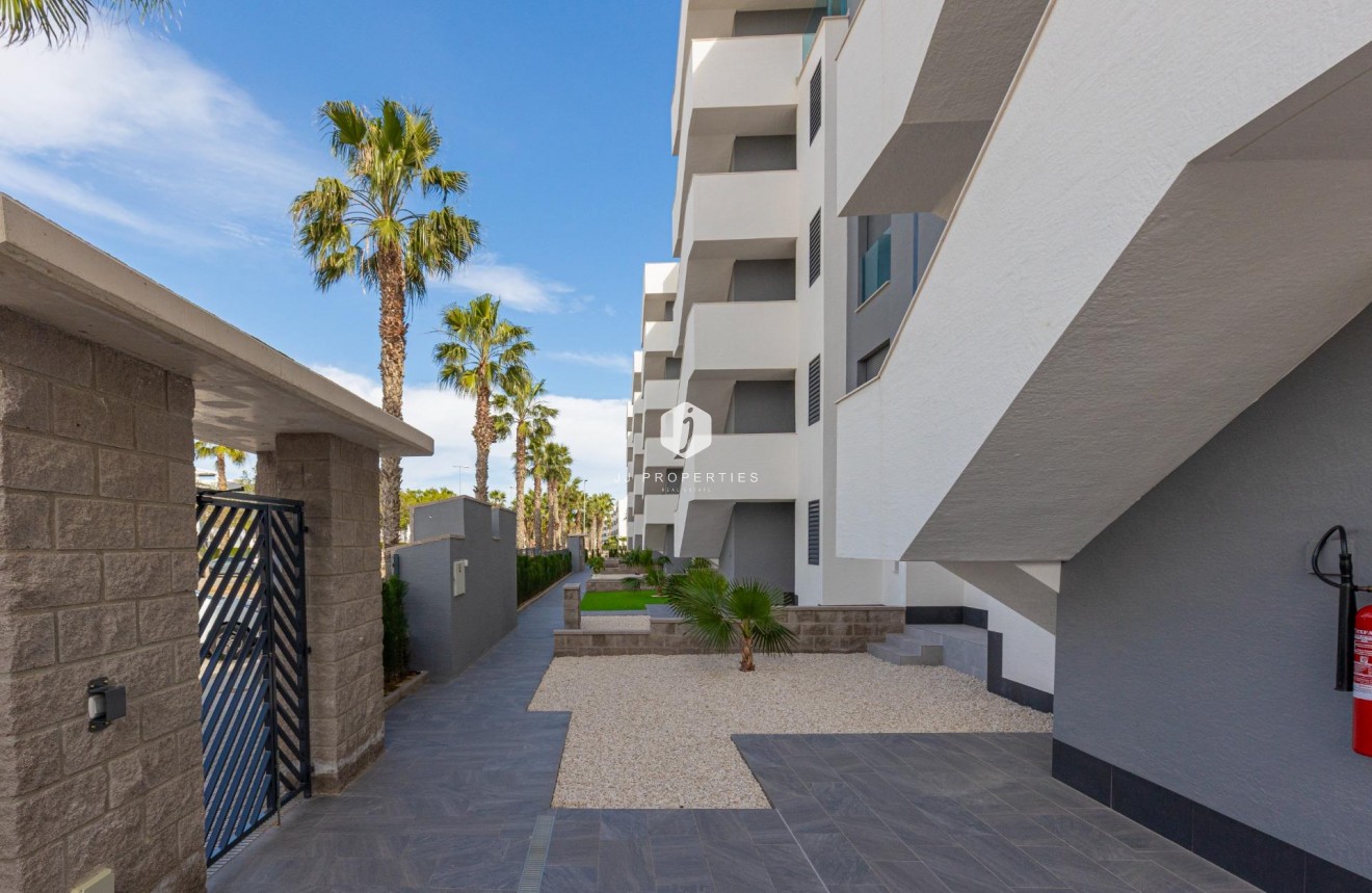 Resale - Apartment / flat -
Guardamar del Segura - El Raso