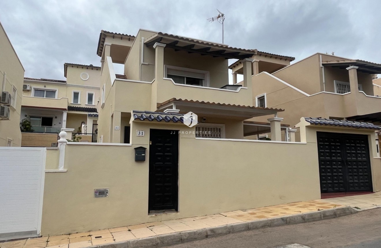 Resale - Duplex -
San Miguel de Salinas - Las Filipinas