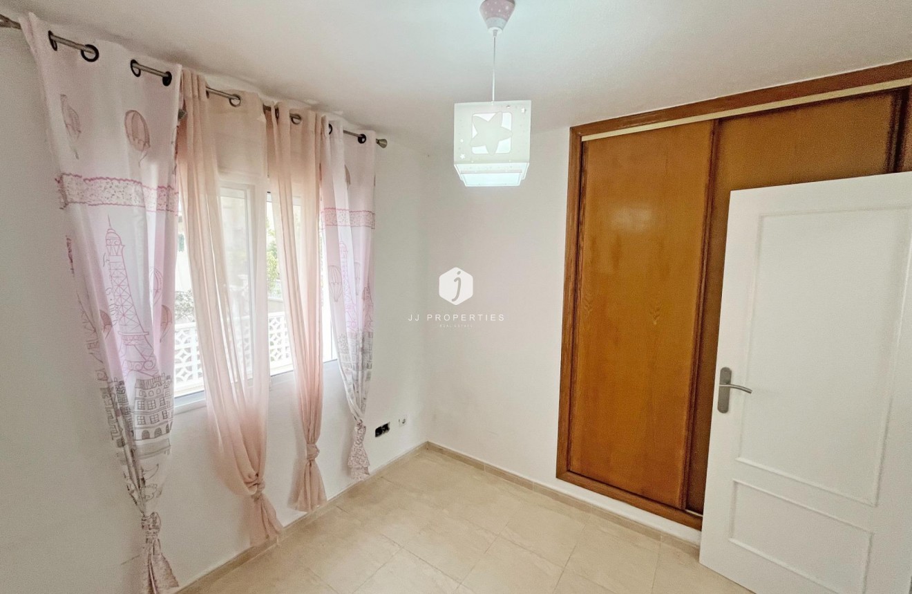 Resale - Duplex -
San Miguel de Salinas - Las Filipinas