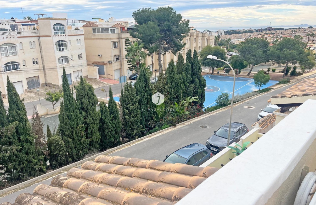 Resale - Duplex -
San Miguel de Salinas - Las Filipinas