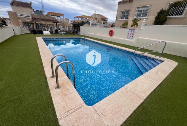 Resale - Duplex -
San Miguel de Salinas - Las Filipinas