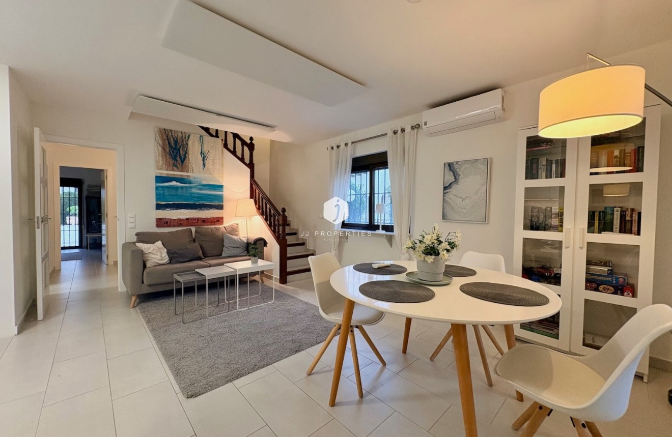 Resale - Chalet -
Orihuela Costa - Costa Blanca