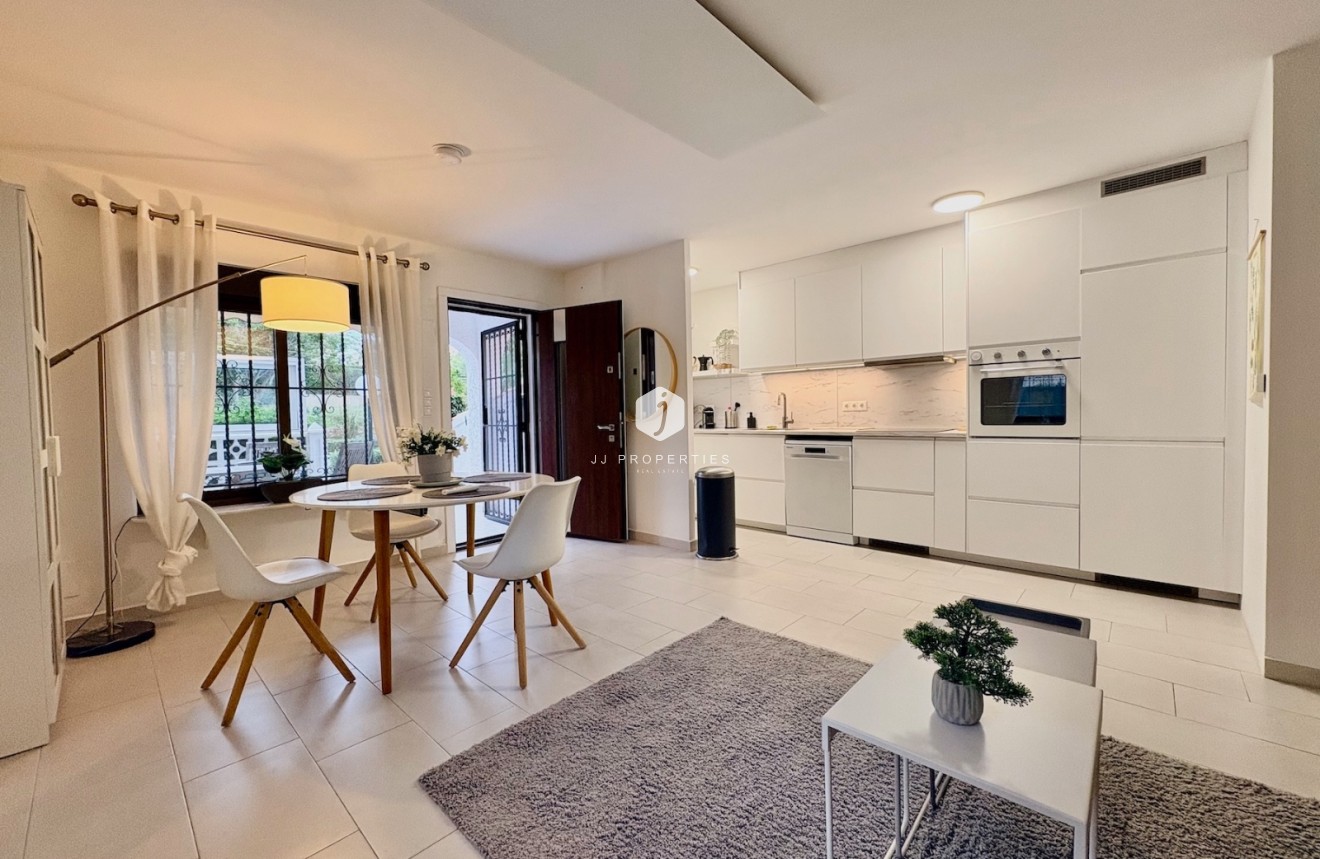 Resale - Chalet -
Orihuela Costa - Costa Blanca