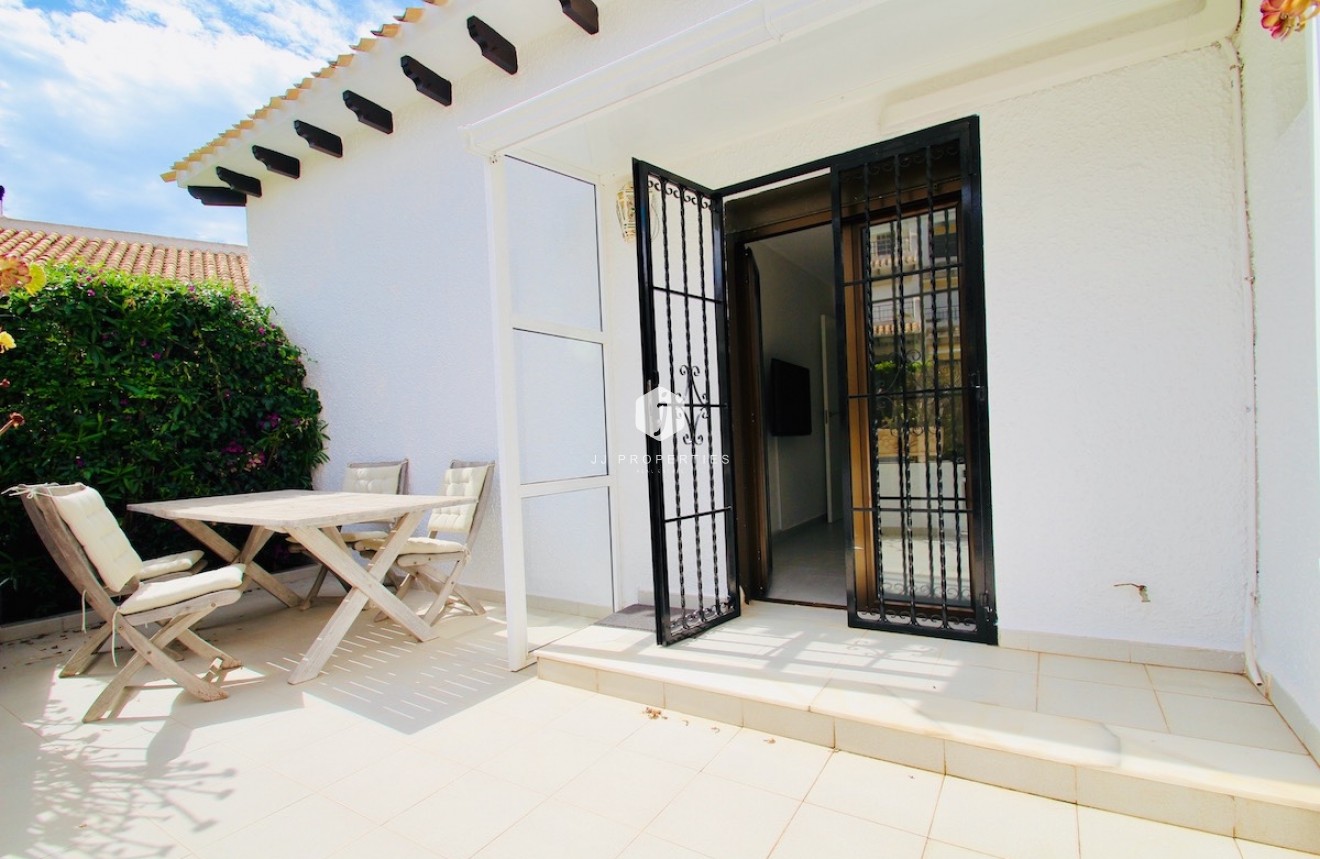 Resale - Chalet -
Orihuela Costa - Costa Blanca