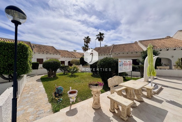 Resale - Chalet -
Orihuela Costa - Costa Blanca