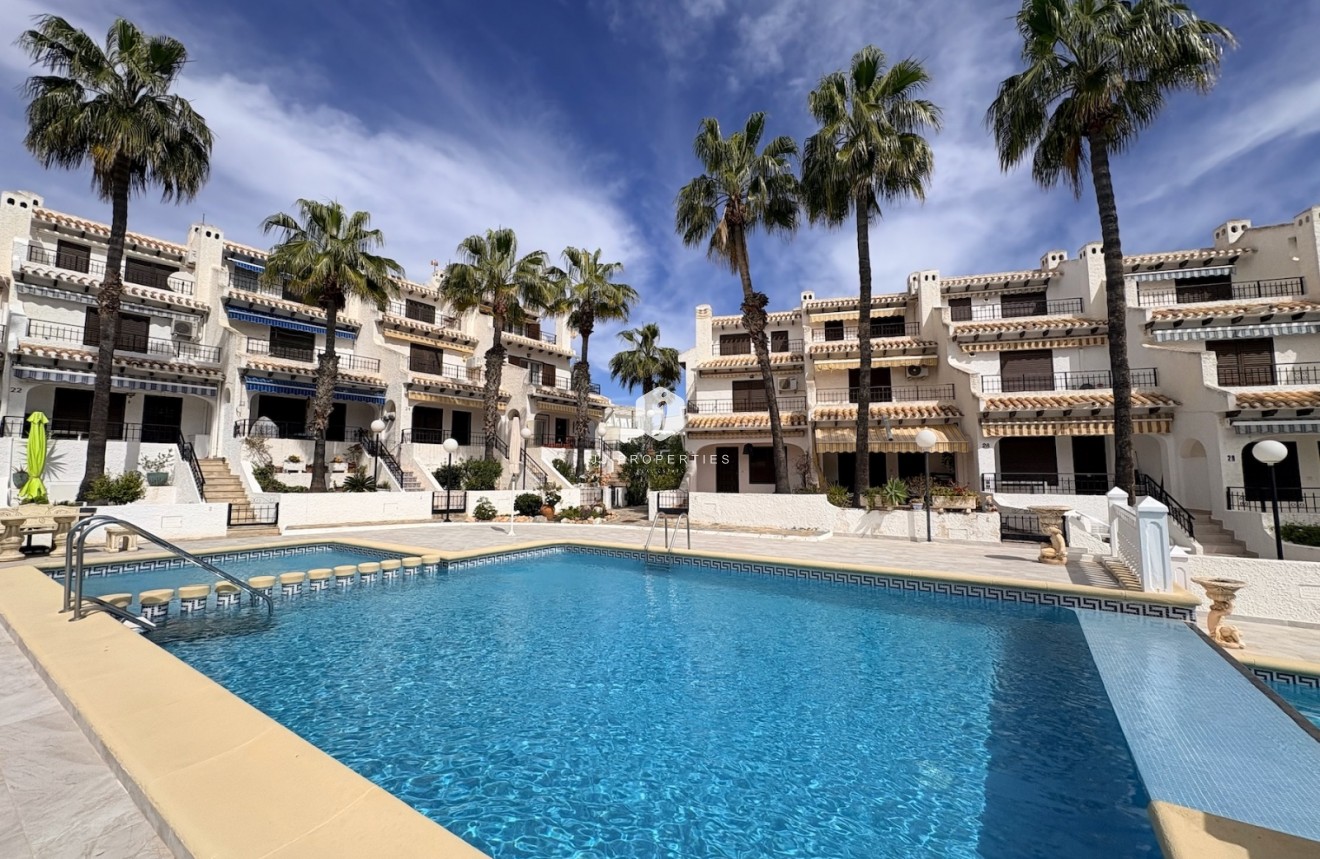 Resale - Chalet -
Orihuela Costa - Costa Blanca