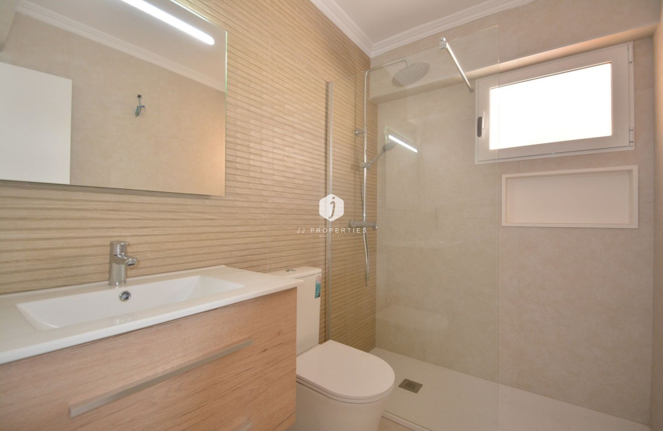 D'occasion - Appartement -
Torrevieja - Costa Blanca