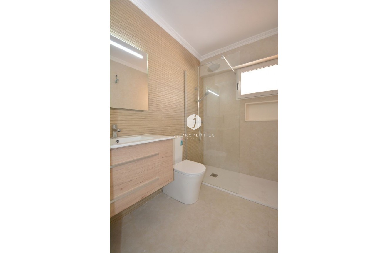 D'occasion - Appartement -
Torrevieja - Costa Blanca