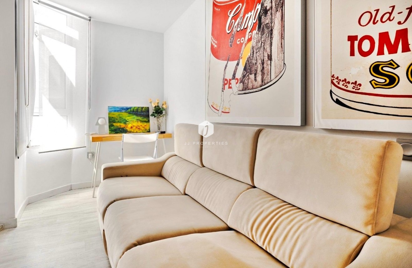 Resale - Apartment / flat -
Torrevieja - Estacion de autobuses