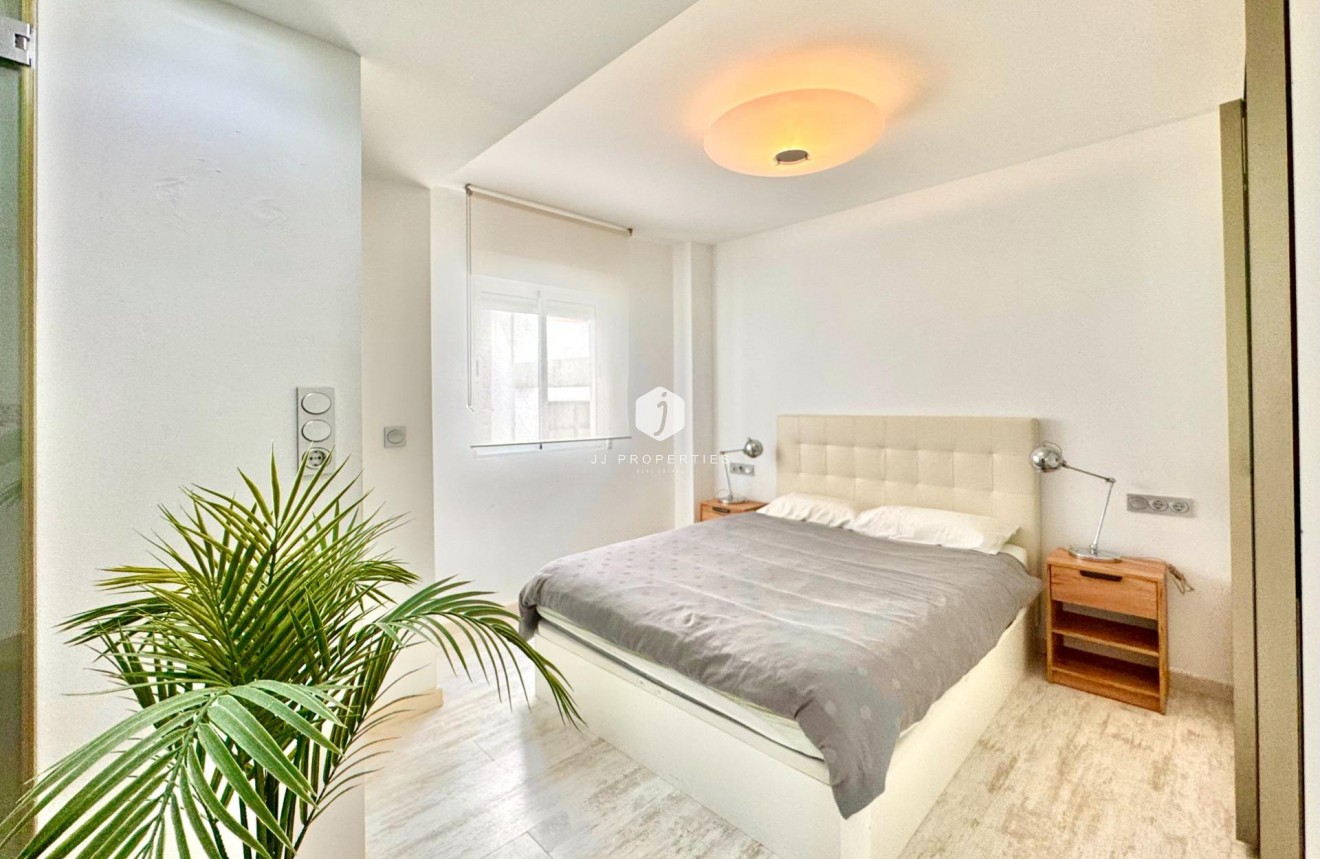 Resale - Apartment / flat -
Torrevieja - Estacion de autobuses