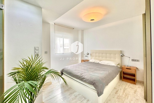 Resale - Apartment / flat -
Torrevieja - Estacion de autobuses