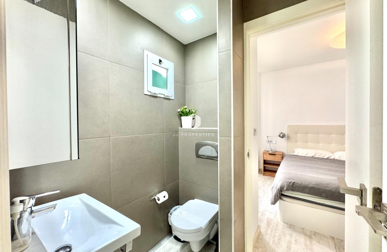 Resale - Apartment / flat -
Torrevieja - Estacion de autobuses