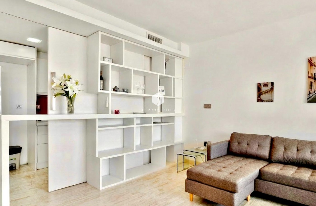 Resale - Apartment / flat -
Torrevieja - Estacion de autobuses