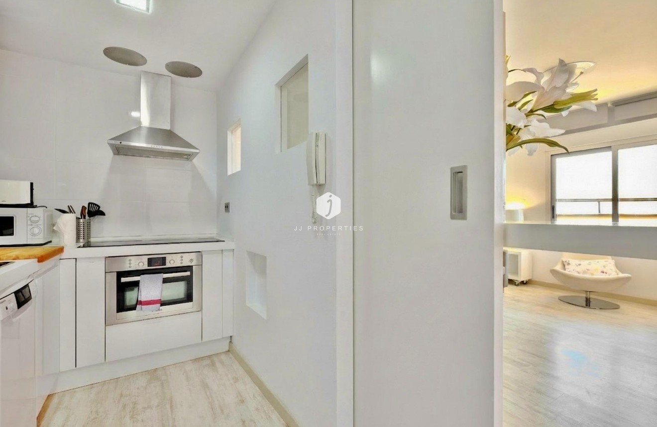 Resale - Apartment / flat -
Torrevieja - Estacion de autobuses