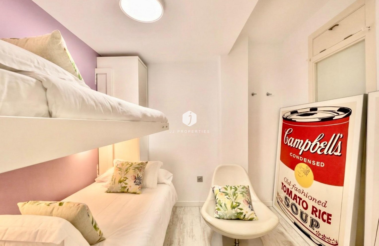 Resale - Apartment / flat -
Torrevieja - Estacion de autobuses