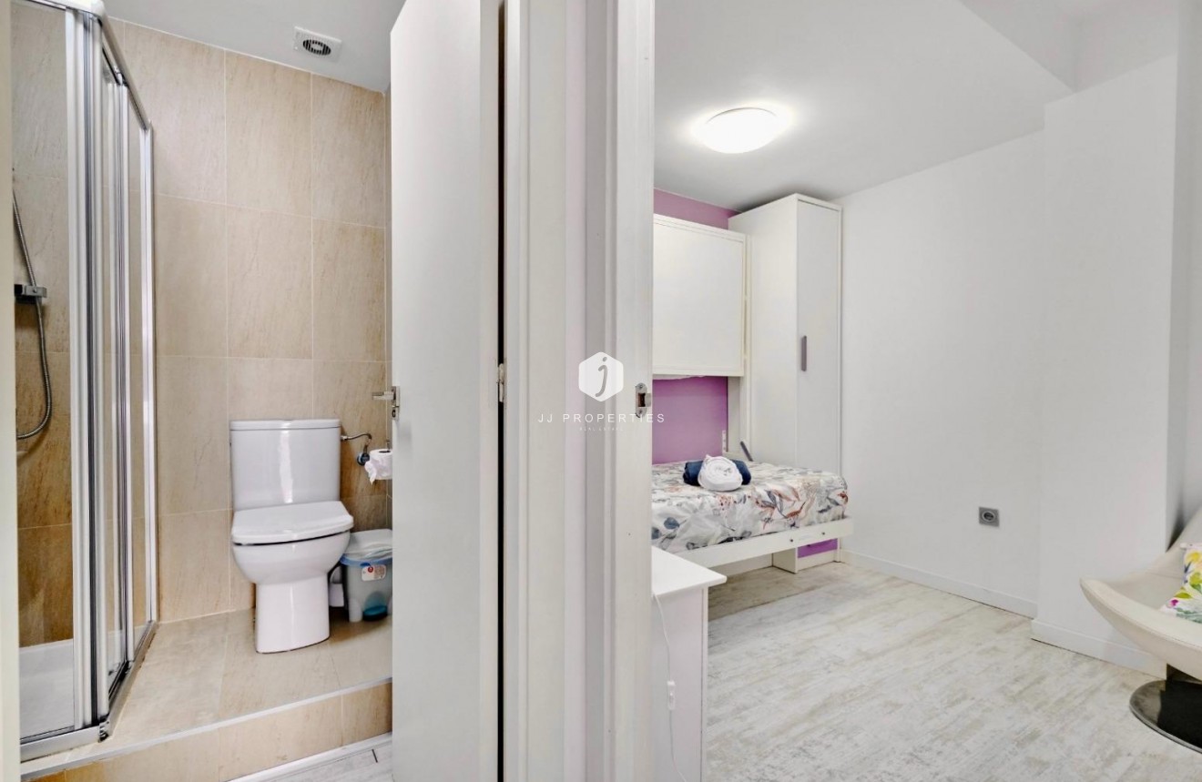 Resale - Apartment / flat -
Torrevieja - Estacion de autobuses