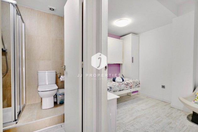 Resale - Apartment / flat -
Torrevieja - Estacion de autobuses