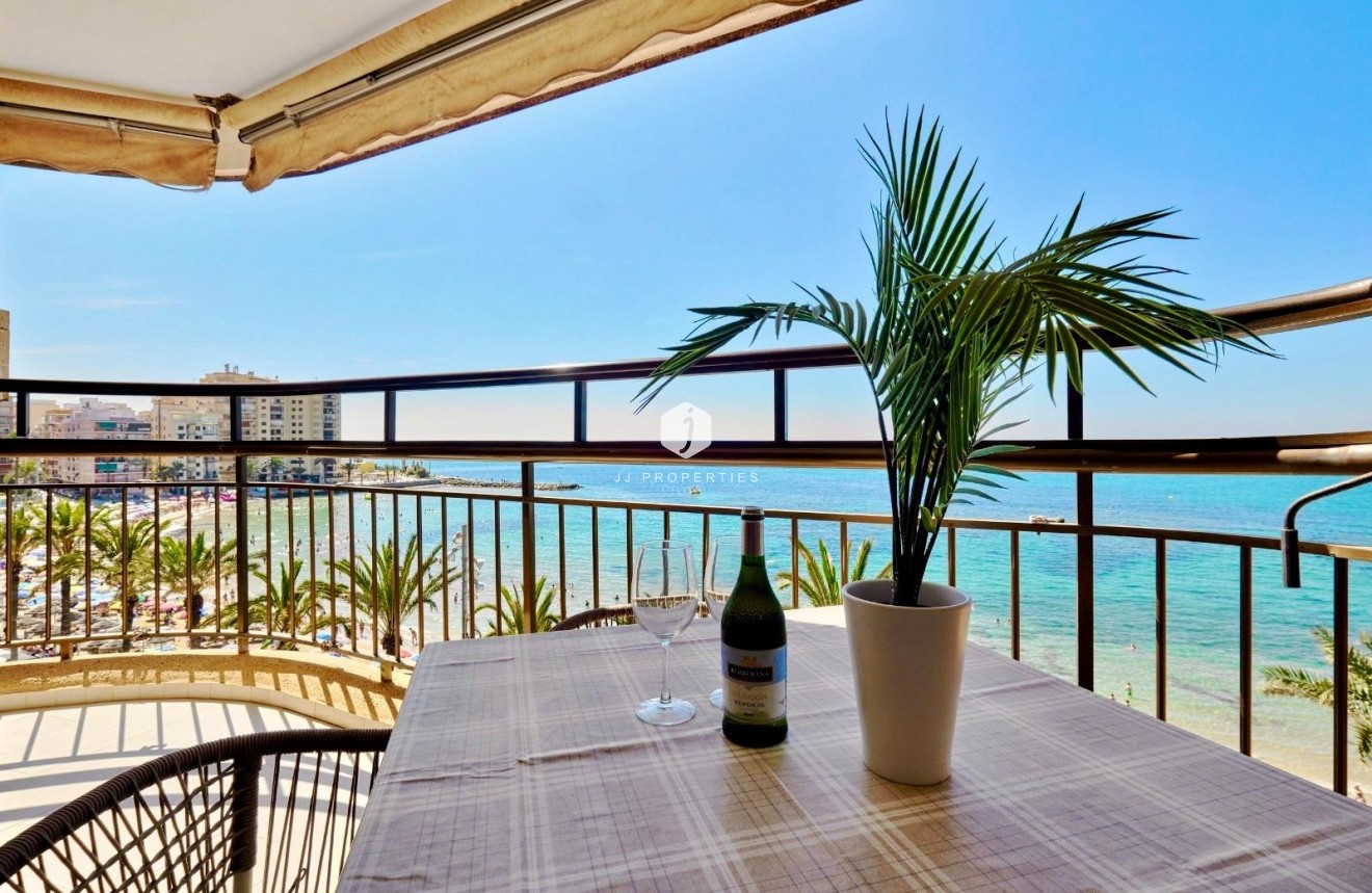 Resale - Apartment / flat -
Torrevieja - Estacion de autobuses