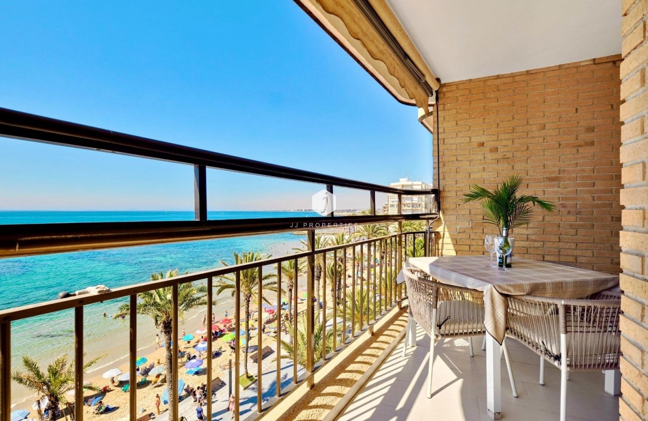 Resale - Apartment / flat -
Torrevieja - Estacion de autobuses