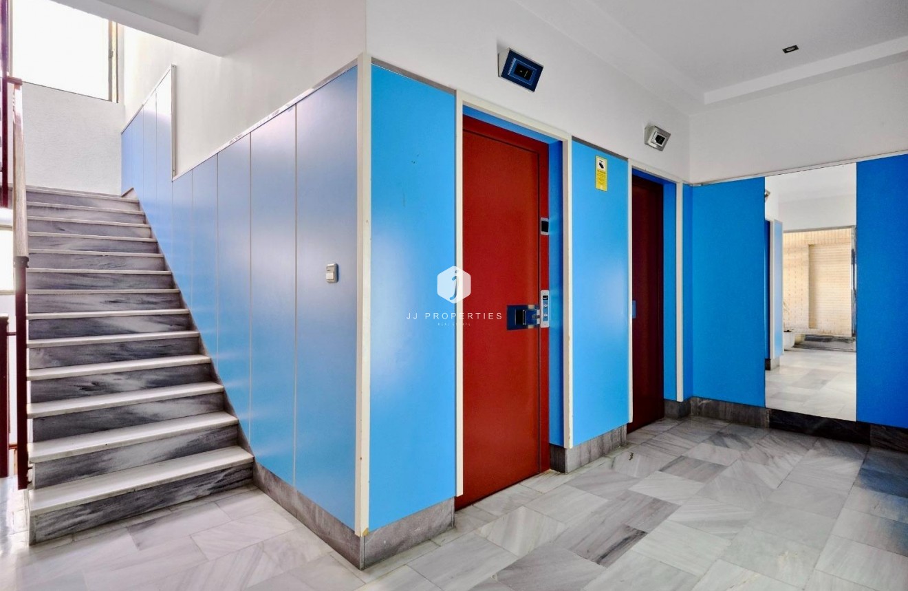 Resale - Apartment / flat -
Torrevieja - Estacion de autobuses