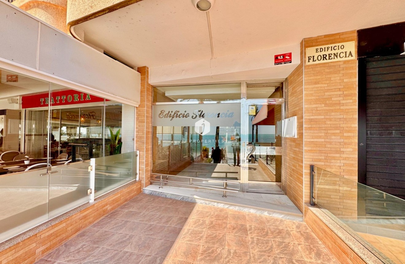 Resale - Apartment / flat -
Torrevieja - Estacion de autobuses