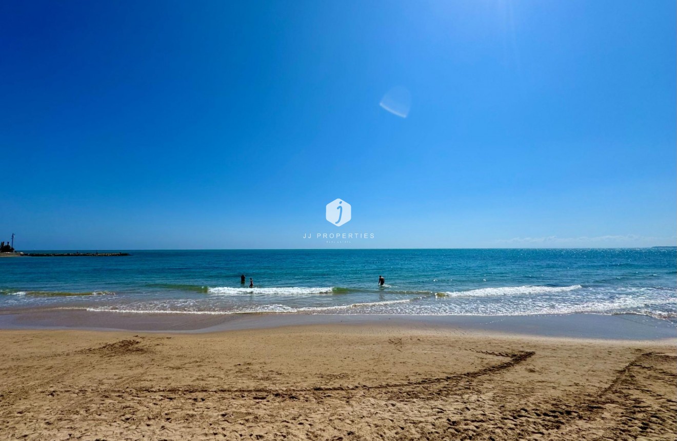 Resale - Apartment / flat -
Torrevieja - Estacion de autobuses