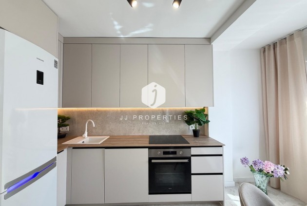 Aus zweiter Hand - Penthouse -
Torrevieja - Estacion de autobuses