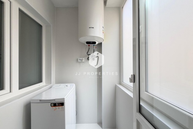 Aus zweiter Hand - Penthouse -
Torrevieja - Estacion de autobuses