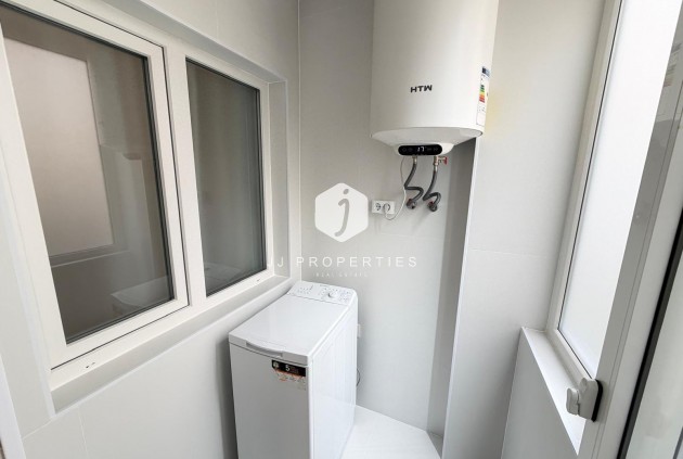 Aus zweiter Hand - Penthouse -
Torrevieja - Estacion de autobuses