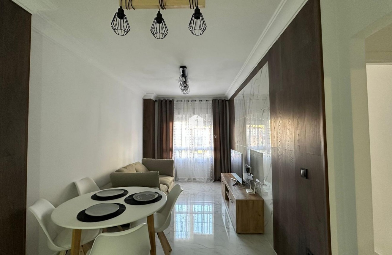 Resale - Apartment / flat -
Torrevieja