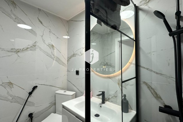 Resale - Apartment / flat -
Torrevieja