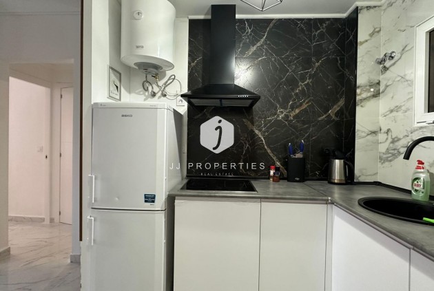 Resale - Apartment / flat -
Torrevieja