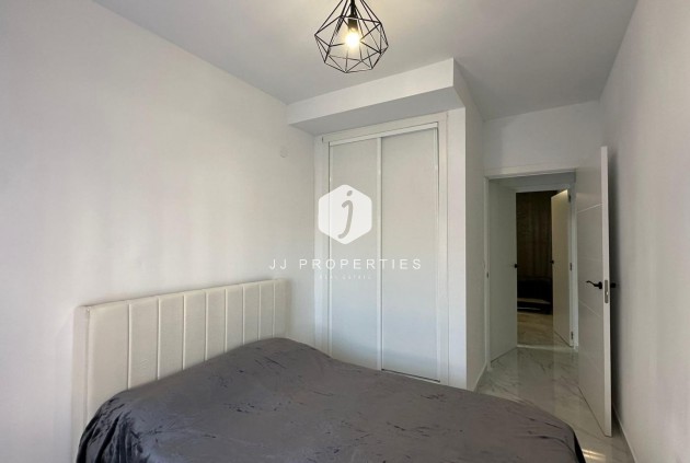 Resale - Apartment / flat -
Torrevieja