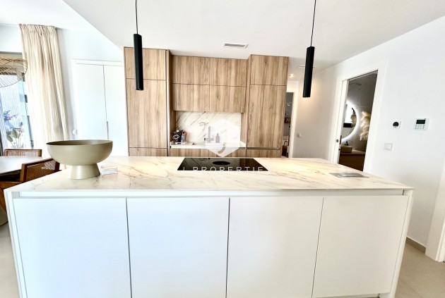 Resale - Villa -
San Miguel de Salinas - Inland