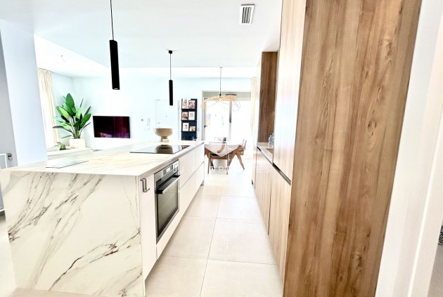 Resale - Villa -
San Miguel de Salinas - Inland