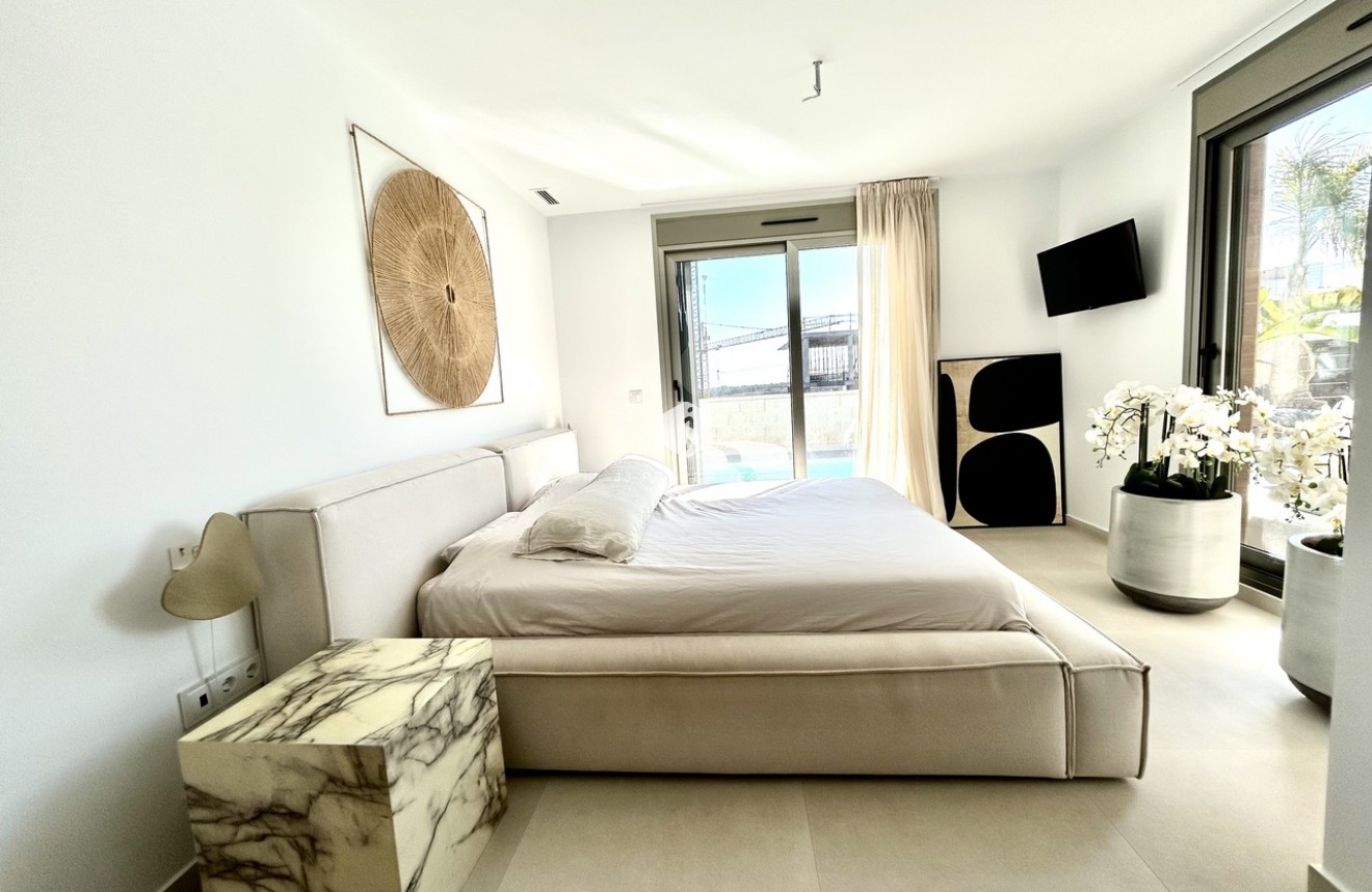 Resale - Villa -
San Miguel de Salinas - Inland