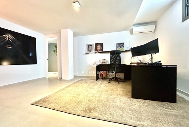 Resale - Villa -
San Miguel de Salinas - Inland