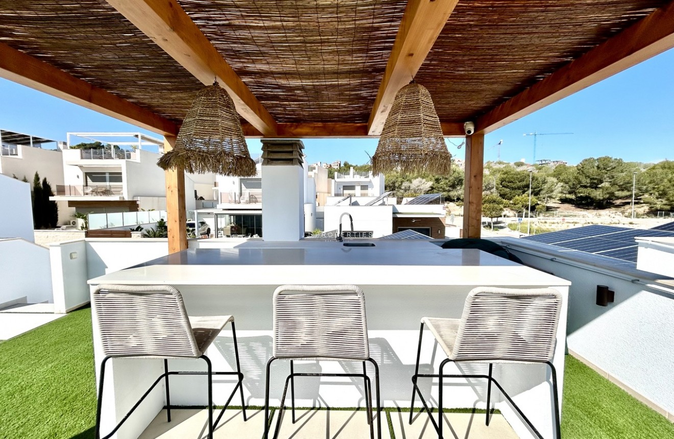 Resale - Villa -
San Miguel de Salinas - Inland