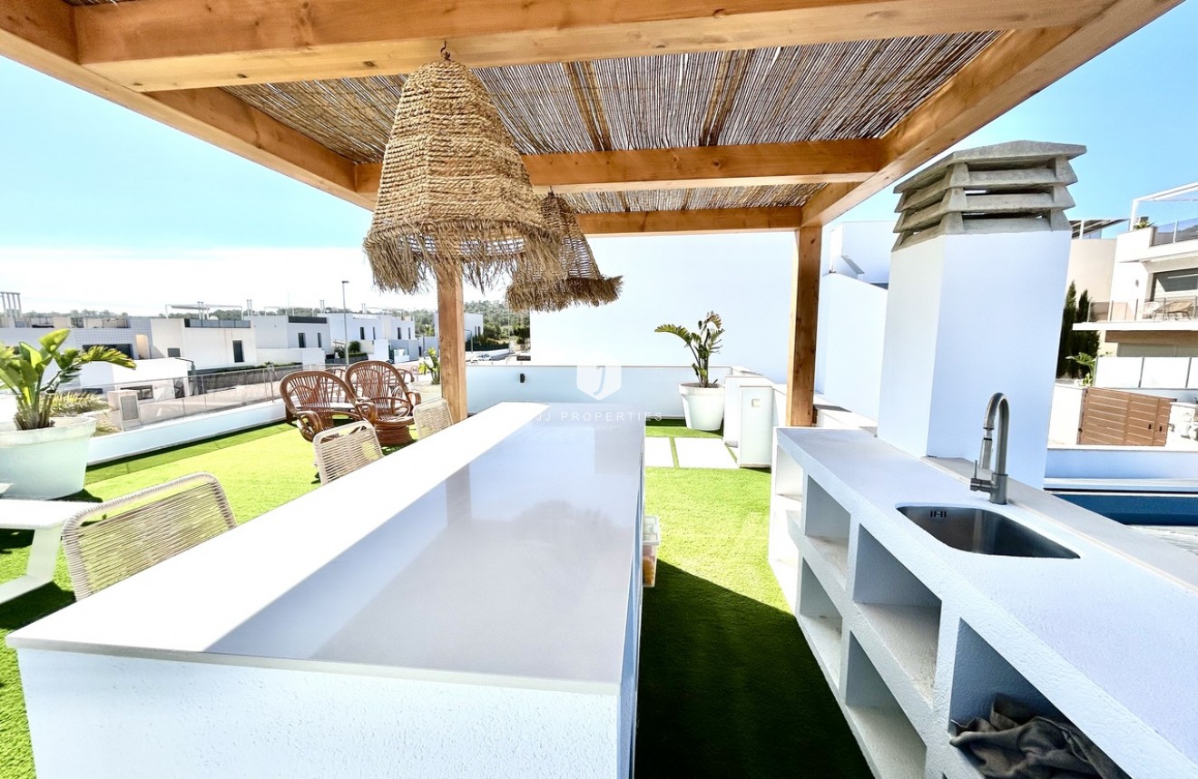 Resale - Villa -
San Miguel de Salinas - Inland