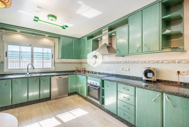 Resale - Villa -
Torrevieja - El chaparral