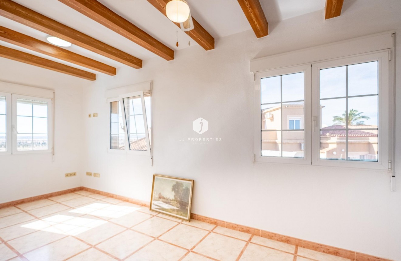 Resale - Villa -
Torrevieja - El chaparral