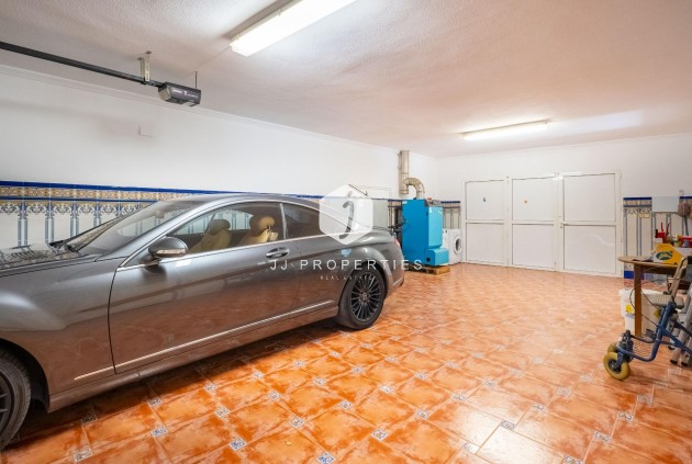 Resale - Villa -
Torrevieja - El chaparral