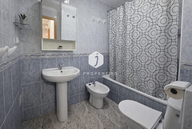 Tweedehands - Appartement / flat -
Torrevieja - Centro - Muelle Pesquero